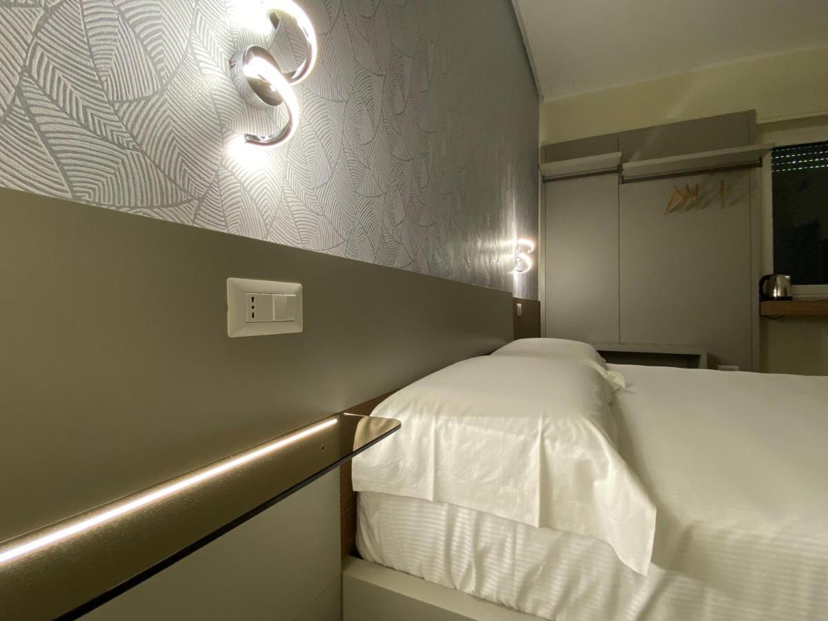 Levante Apartment And Room Bari Exterior foto