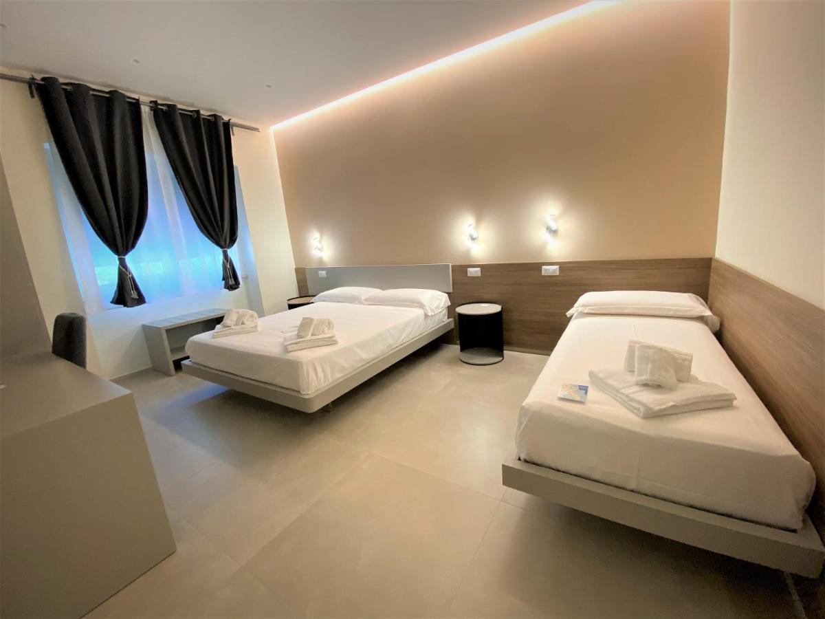 Levante Apartment And Room Bari Exterior foto