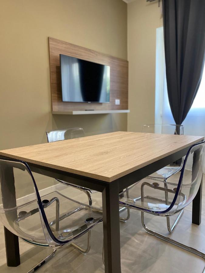 Levante Apartment And Room Bari Exterior foto
