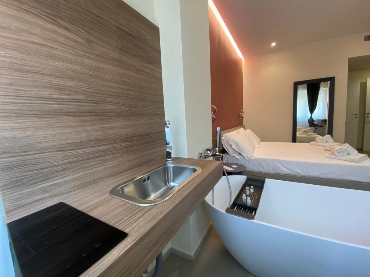 Levante Apartment And Room Bari Exterior foto